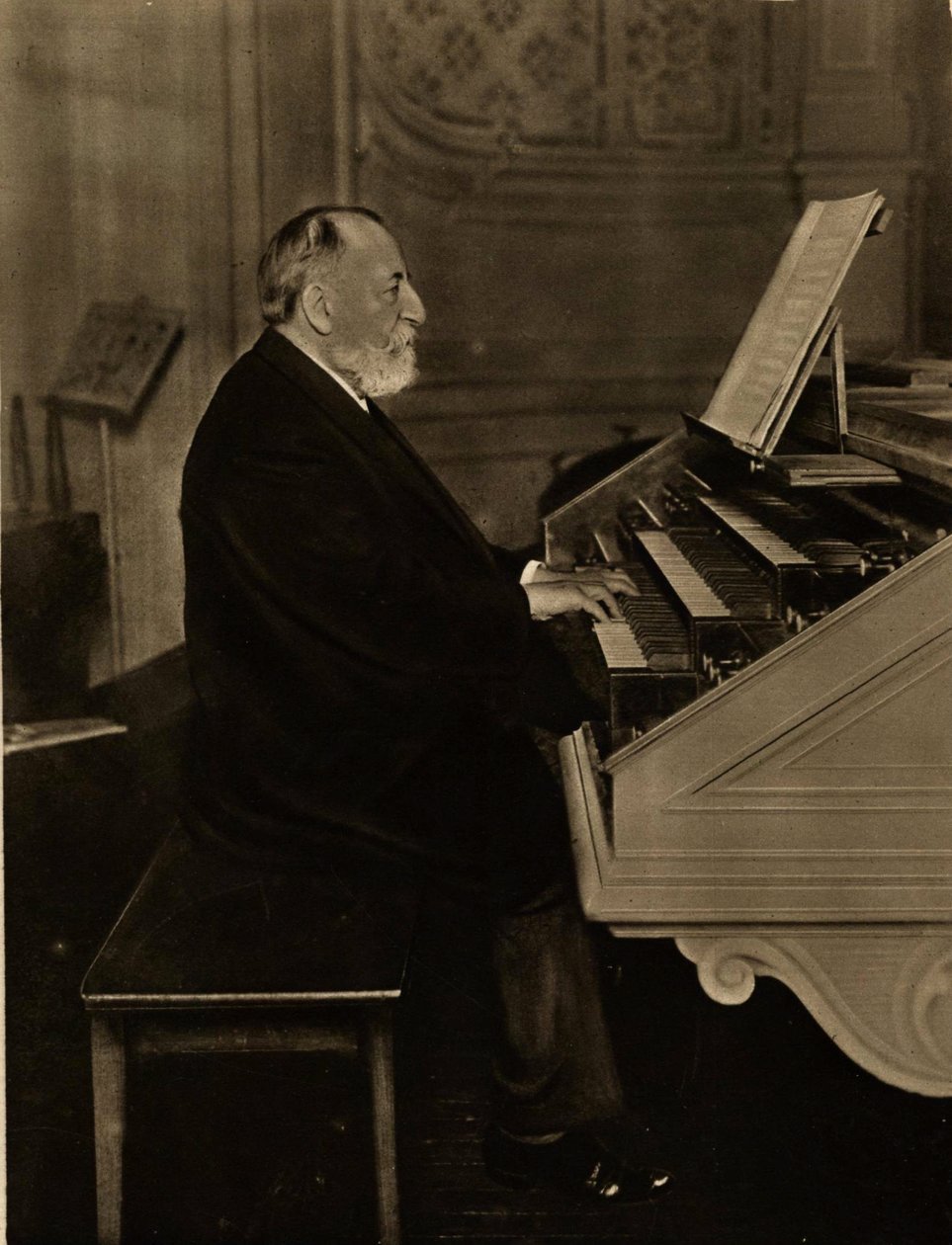 Camille Saint-Saëns 1835-1921 urkuilla, 1913. tekijältä Unbekannt