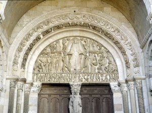 Viimeinen tuomio, veistetty tympanoni Cathedrale Saint Lazarus d